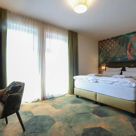 Hotel Spree. Am Hafen 4*