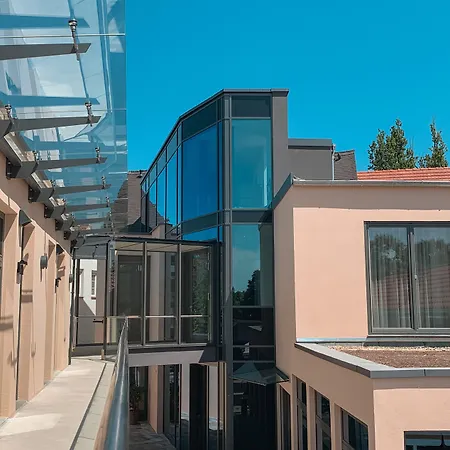 Hotel Spree. Am Hafen