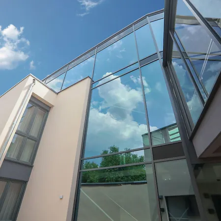 Hotel Spree. Am Hafen