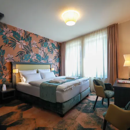 Spree. Am Hafen Hotel